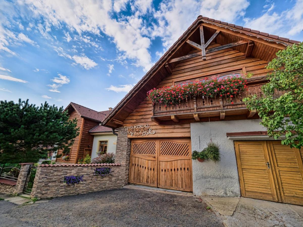 Penzion Sina Pavčina Lehota Exteriér fotografie